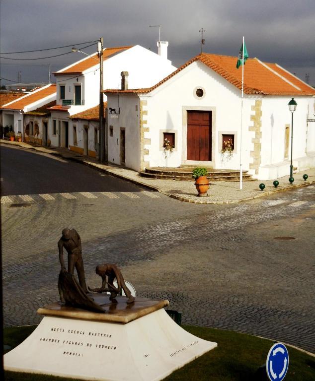 Casa Do Largo - Golega - Turismo De Habitacao Otel Dış mekan fotoğraf
